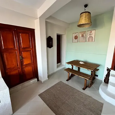 Mek Homes Historical Greek House And Sea View *
