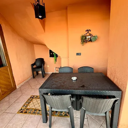 Mek Homes Historical Greek House And Sea View *